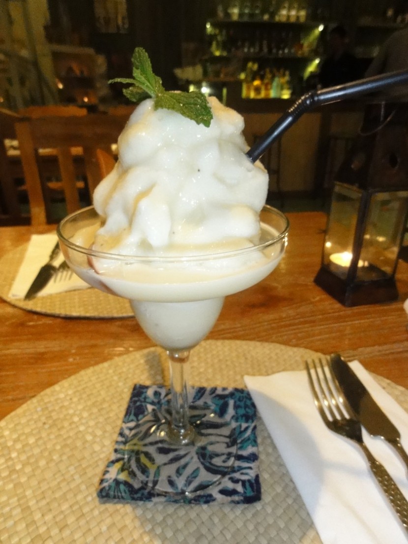 Blog mode Mélo l'imparfaite café Moonlight banana lassie seminyak