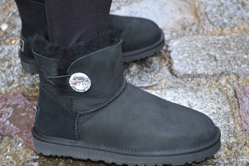ugg noir bouton ugg noir bouton